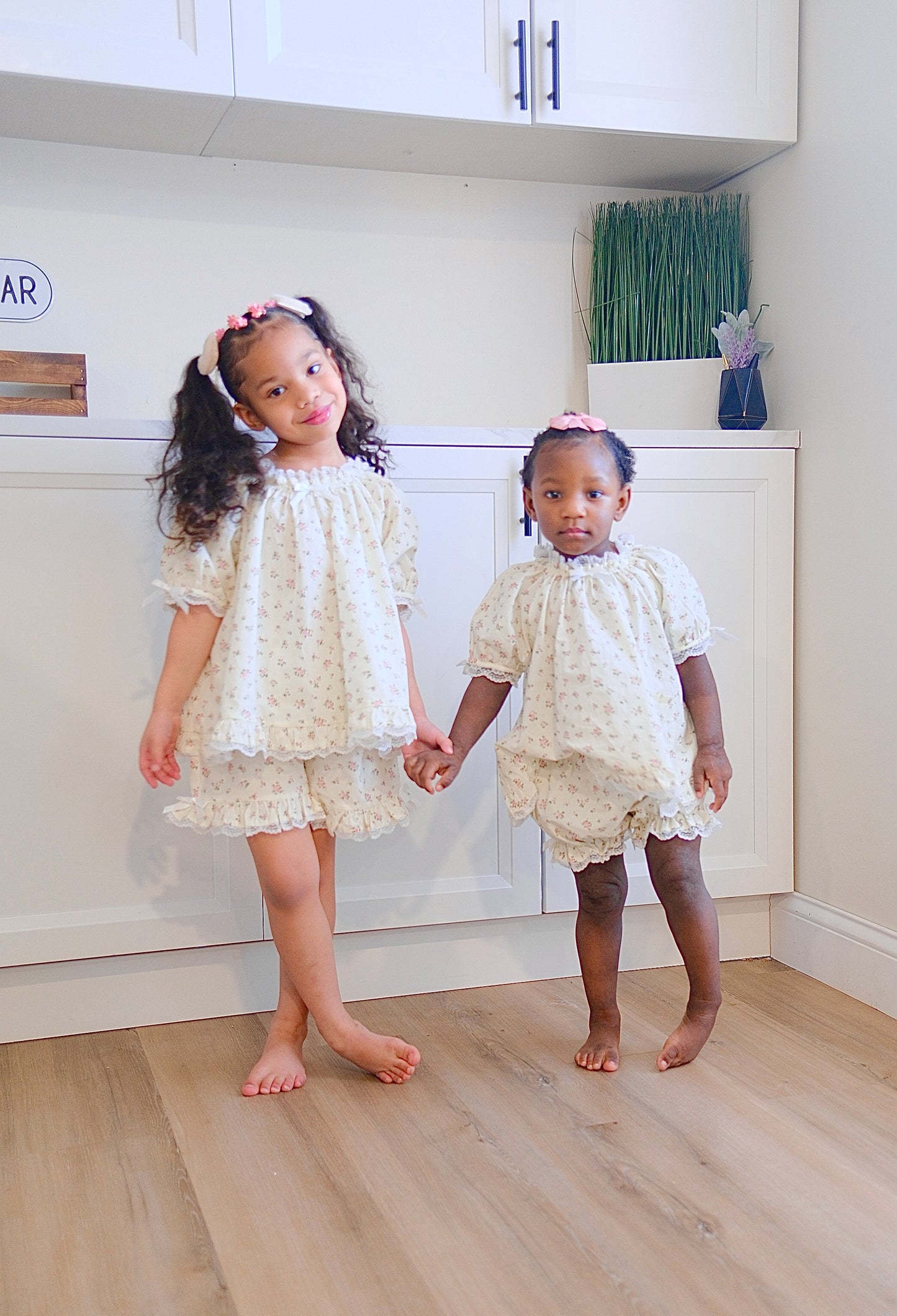 The Rosette Short Pants Set - Girls